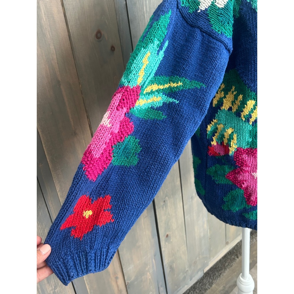 Izod Vintage Hand Knit Floral Cardigan Sweater Blue Ramie Cotton Womens Medium - Picture 3 of 7